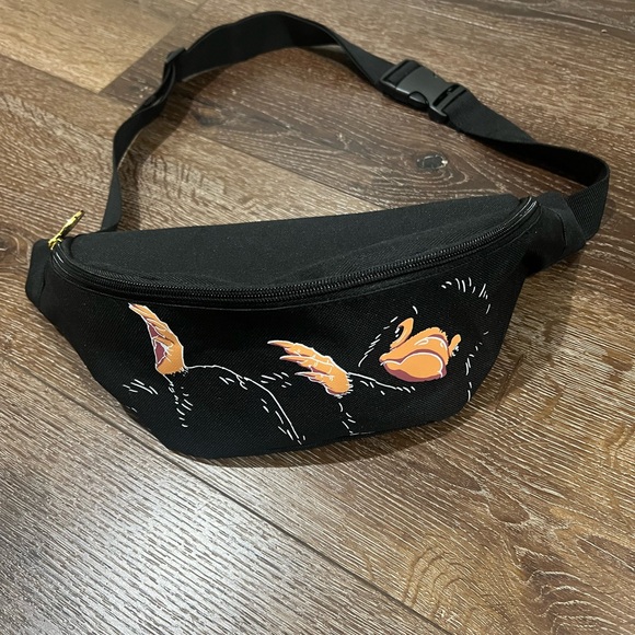Warner Bros. Handbags - EUC Harry Potter niffler belt bag black Fanny pack